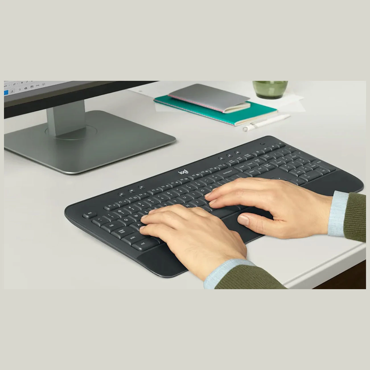 کیبورد و ماوس بی‌سیم لاجیتک Logitech مدل MK545 فول‌سایز با گیرنده Unifying