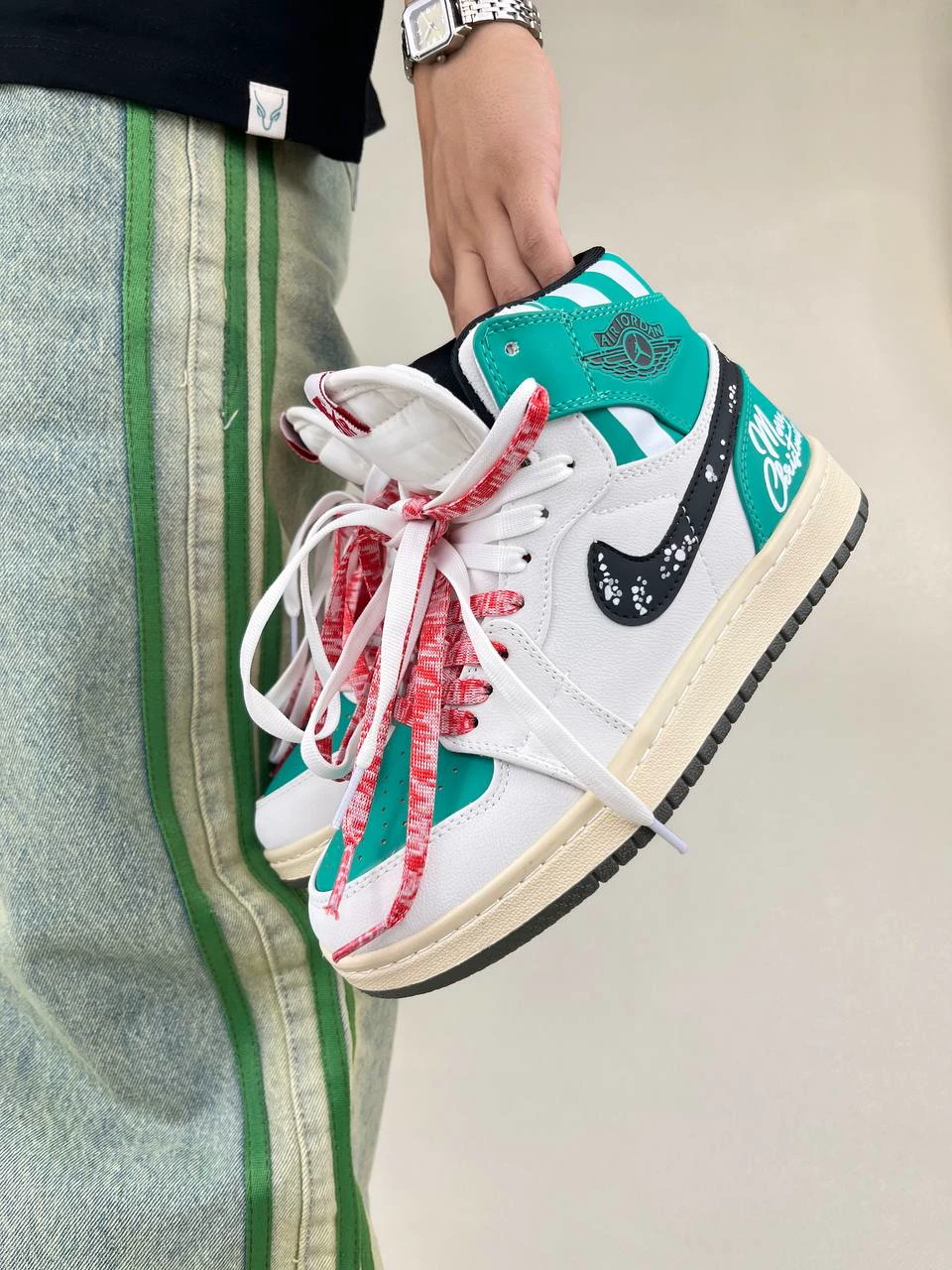 کتانی ونس زنانه ساق‌دار ایر جردن 1 مدل کریسمس 1 NIKE AIR JORDAN کد 912