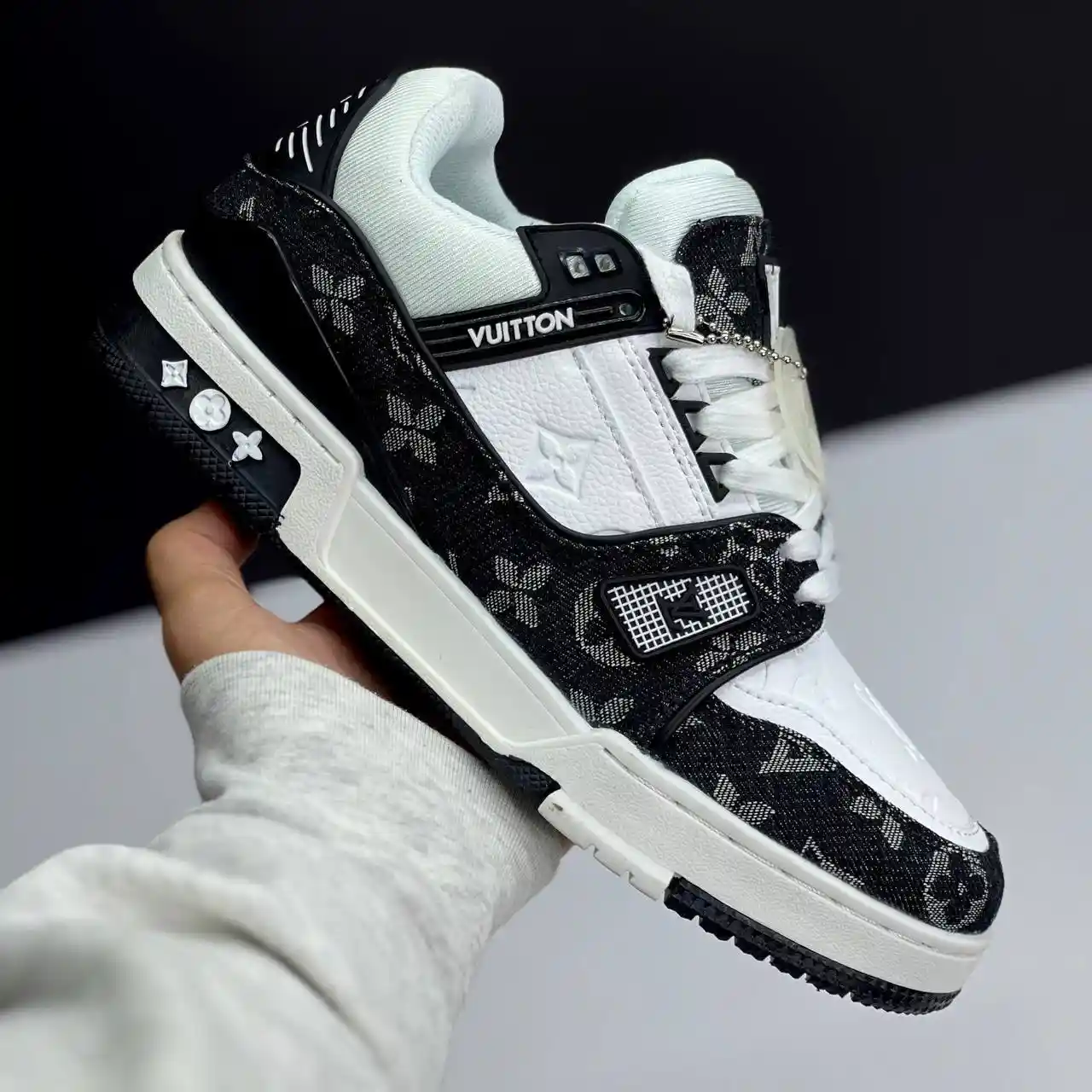 کتانی لویی ویتون ترینر مشکی سفید Louis Vuitton Trainer Black White