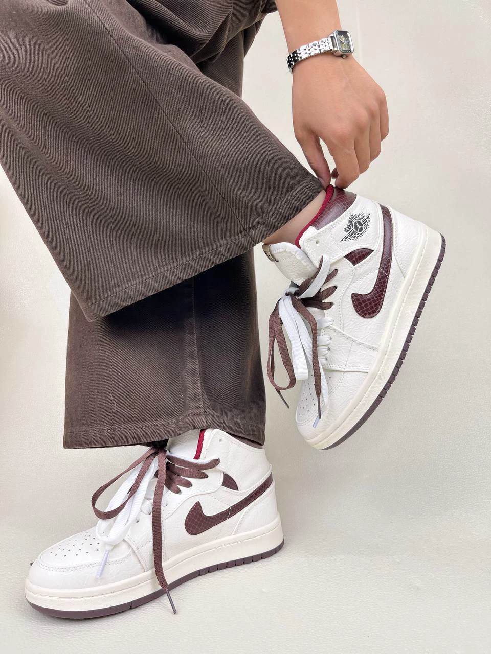 کتانی ونس زنانه ساق‌دار ایر جردن 1 اما مانیر 1 NIKE AIR JORDAN کد 912
