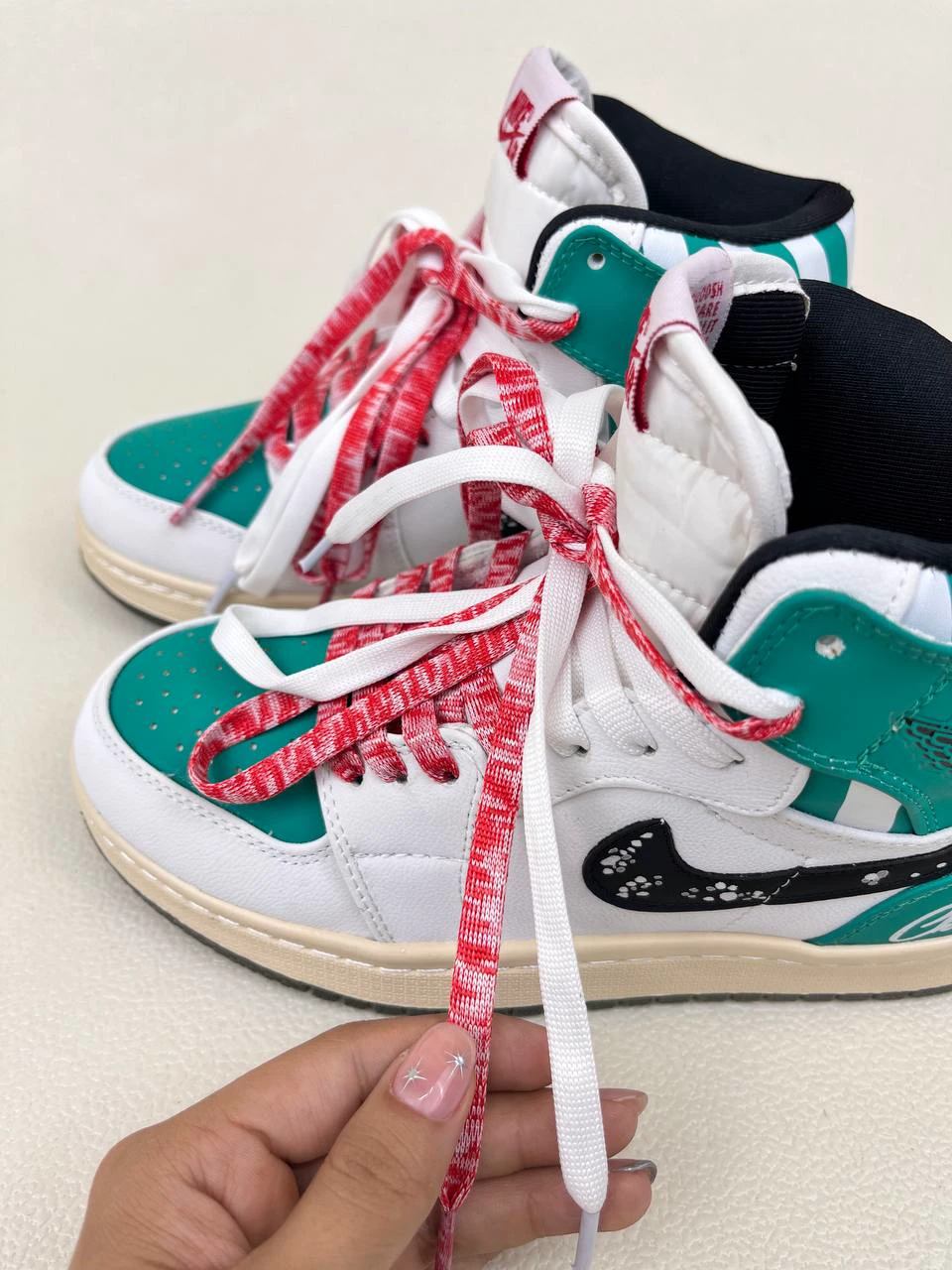 کتانی ونس زنانه ساق‌دار ایر جردن 1 مدل کریسمس 1 NIKE AIR JORDAN کد 912