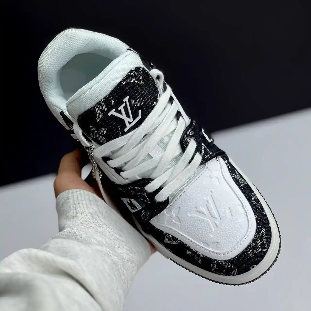 کتانی لویی ویتون ترینر مشکی سفید Louis Vuitton Trainer Black White