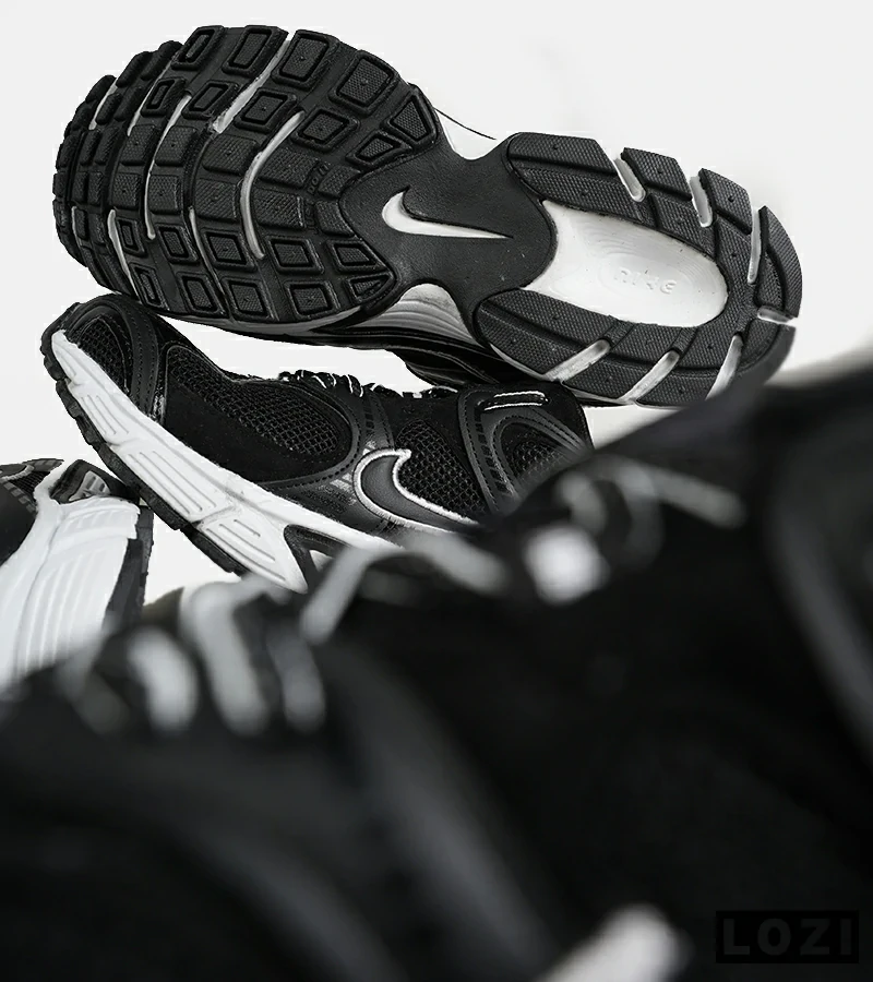کفش کتانی مردانه و زنانه مشکی سفید نایک NIKE v5 RNR مدل 7329