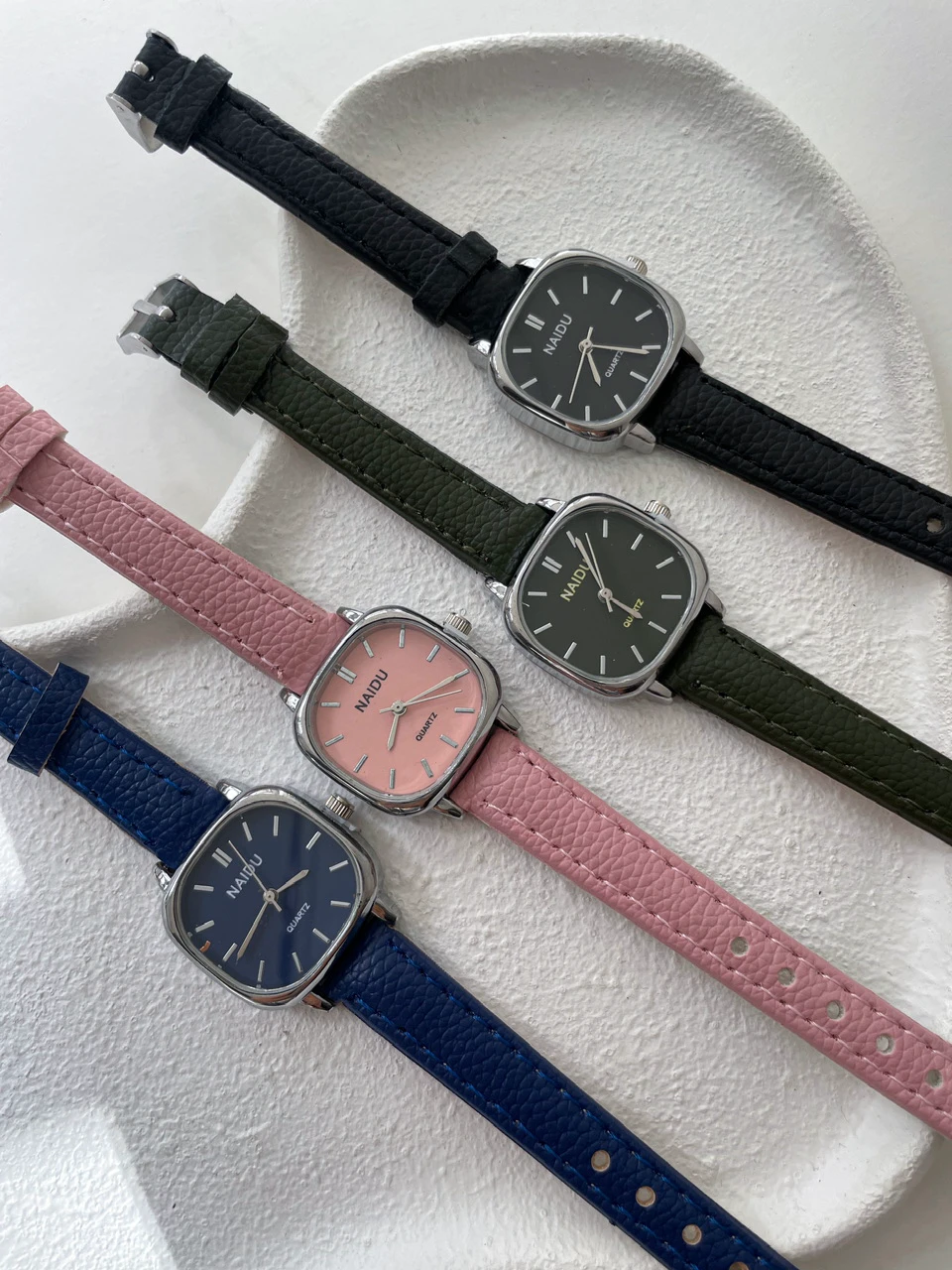 ساعت چرم نایدو مربع