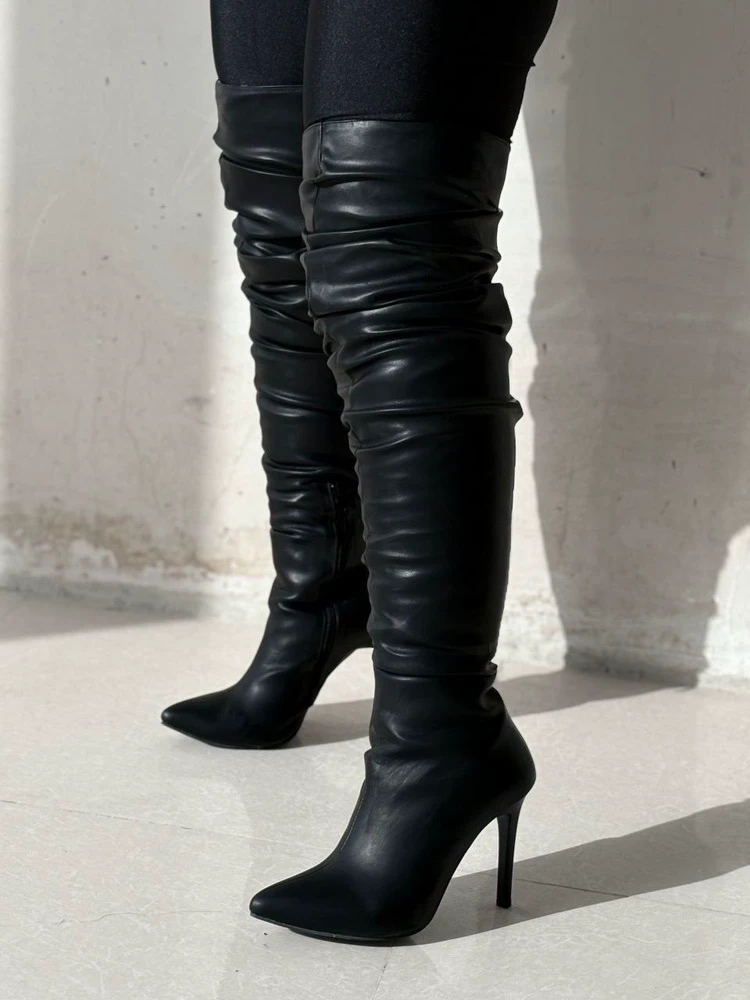 چکمه بلند نوک تیز