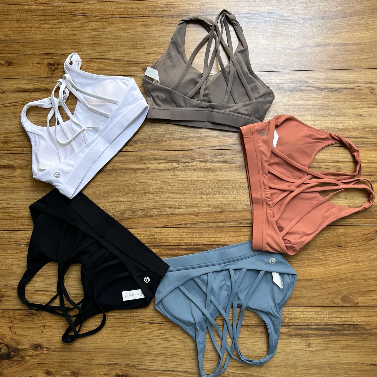 نیم‌تنه ورزشی زنانه لولولمون Lululemon مدل Free to be Serene Bra