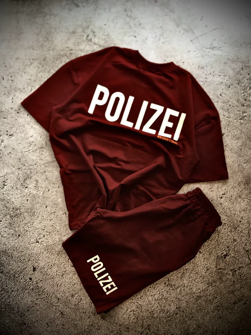 ست تیشرت شلوارک نیم بگ باکسی دونخ مدل POLIZEI _ زرشکی