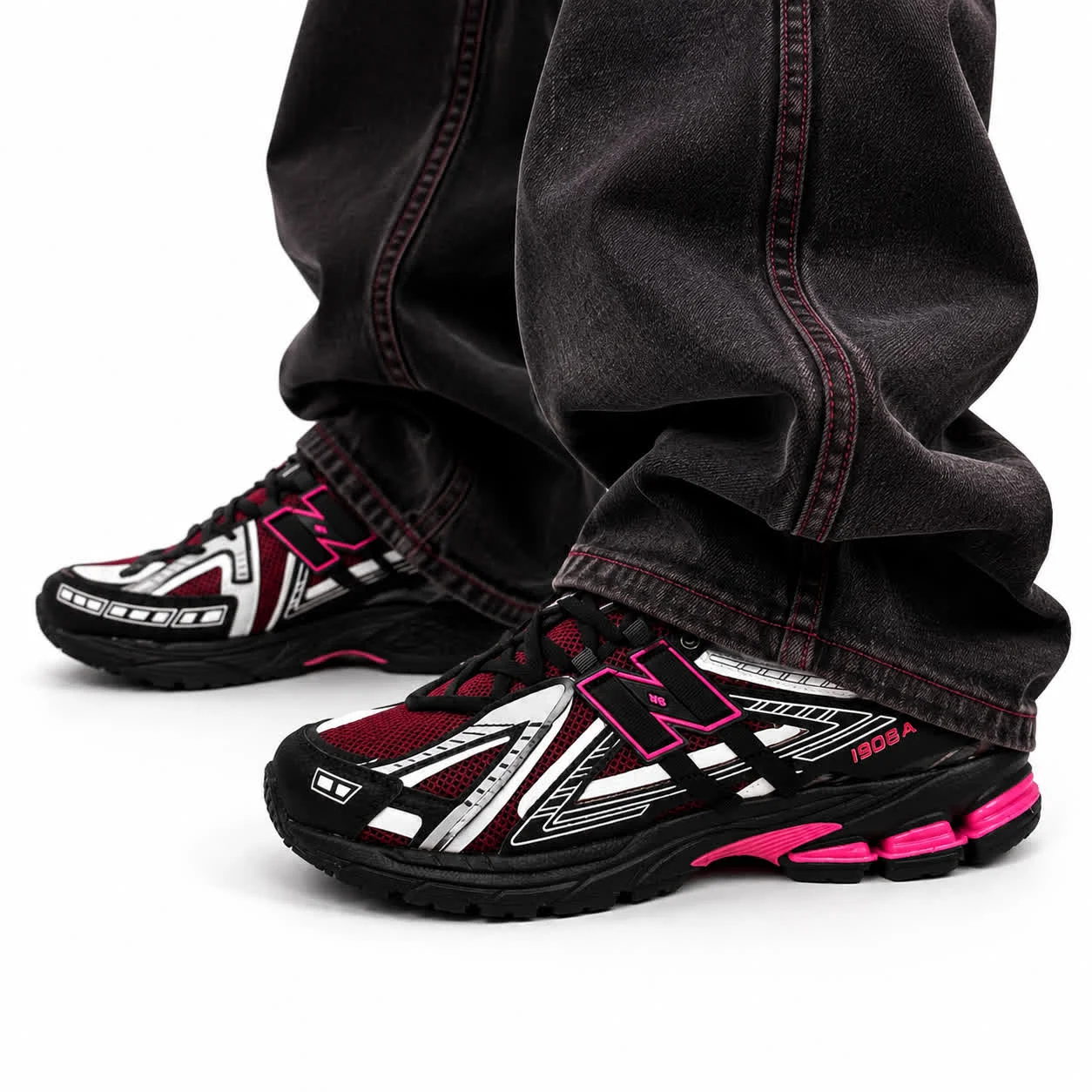کتانی مردانه نیوبالانس 1906مشکی بنفش New BALANCE 1906A