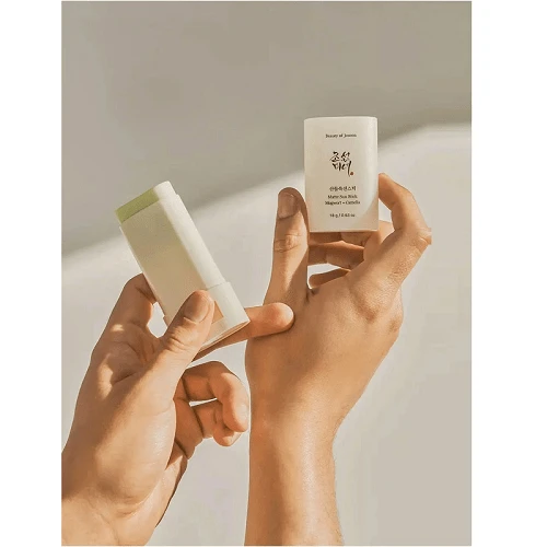 ضد آفتاب استیکی SPF50 بیوتی آف جوسان 18 گرم