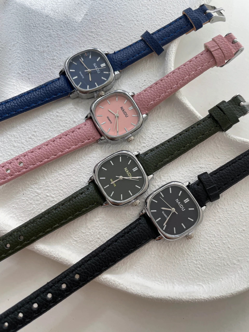 ساعت چرم نایدو مربع