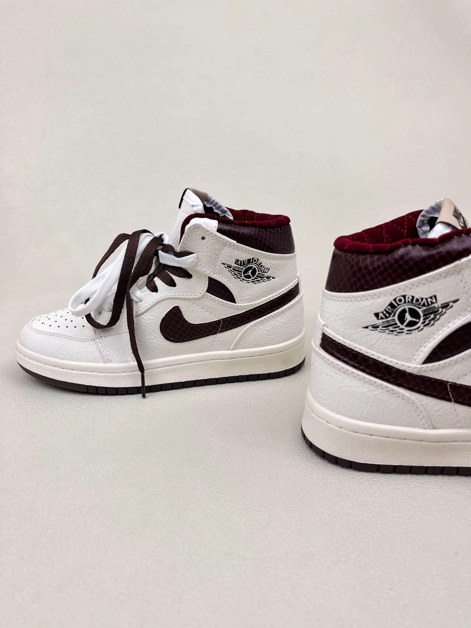 کتانی ونس زنانه ساق‌دار ایر جردن 1 اما مانیر 1 NIKE AIR JORDAN کد 912