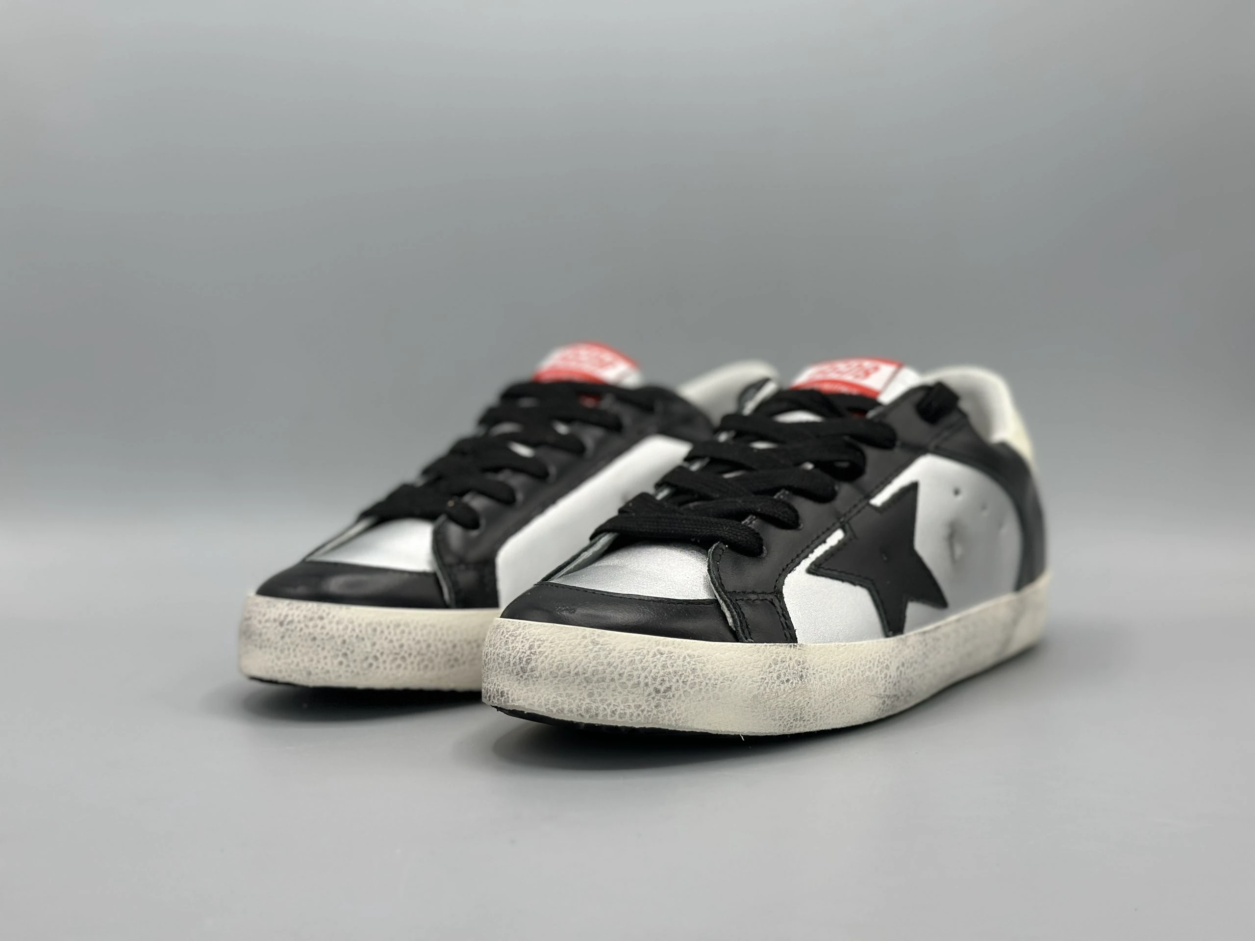 کتانی گلدن گوس ال تی دی چرم نقره مشکی کرم/Golden Goose Limited Edition