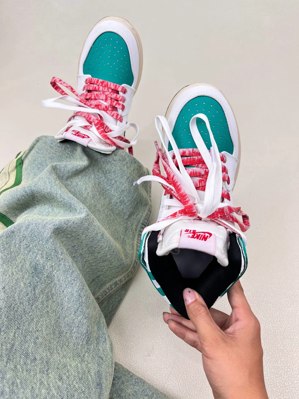 کتانی ونس زنانه ساق‌دار ایر جردن 1 مدل کریسمس 1 NIKE AIR JORDAN کد 912