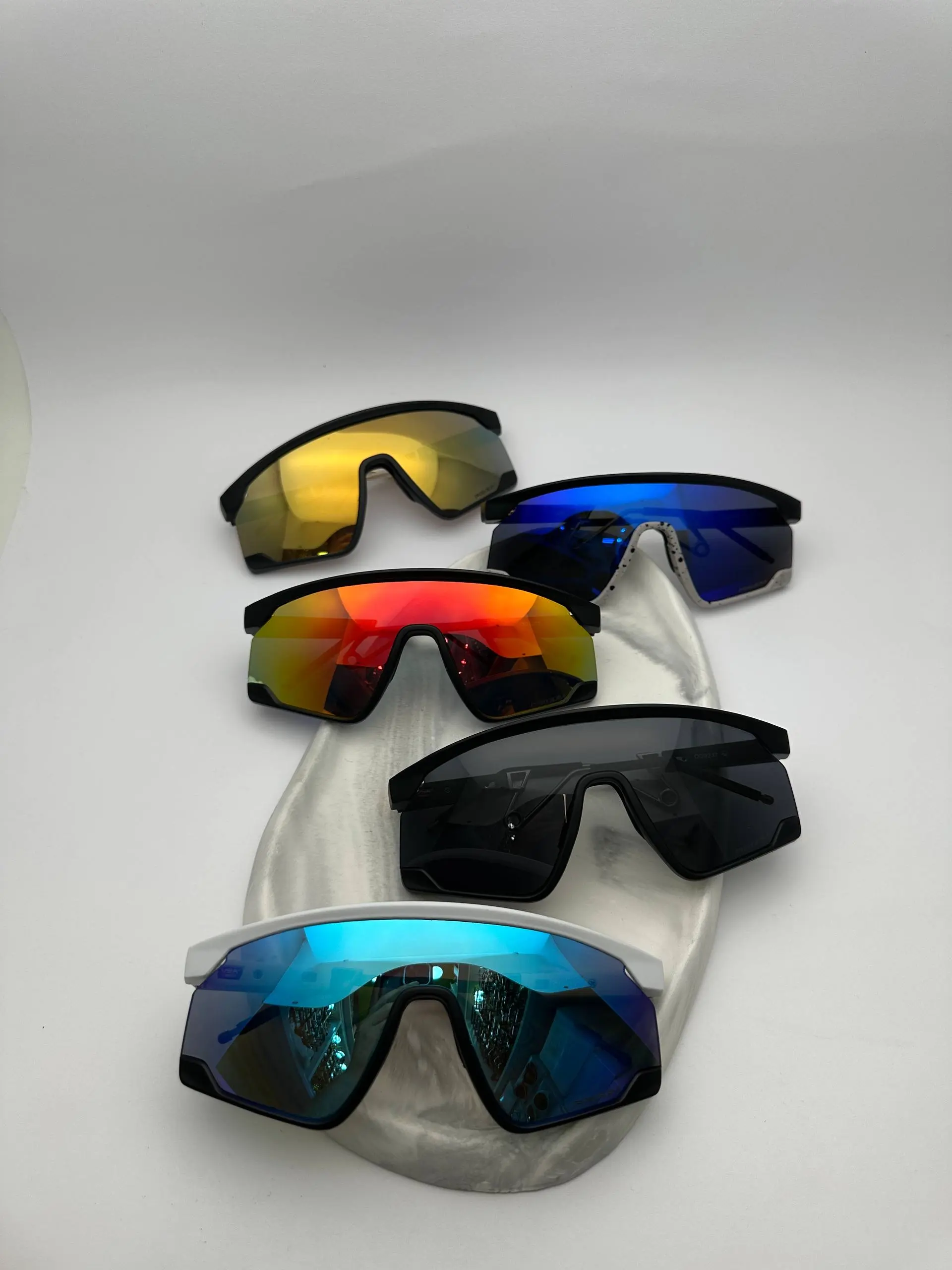 عینک ورزشی OAKLEY OC03 اقساطی