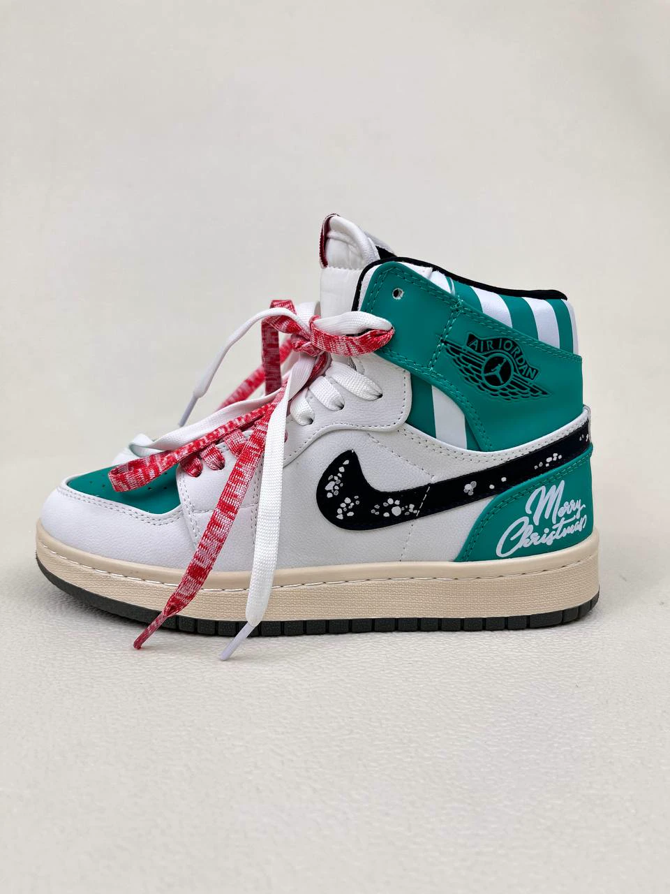 کتانی ونس زنانه ساق‌دار ایر جردن 1 مدل کریسمس 1 NIKE AIR JORDAN کد 912