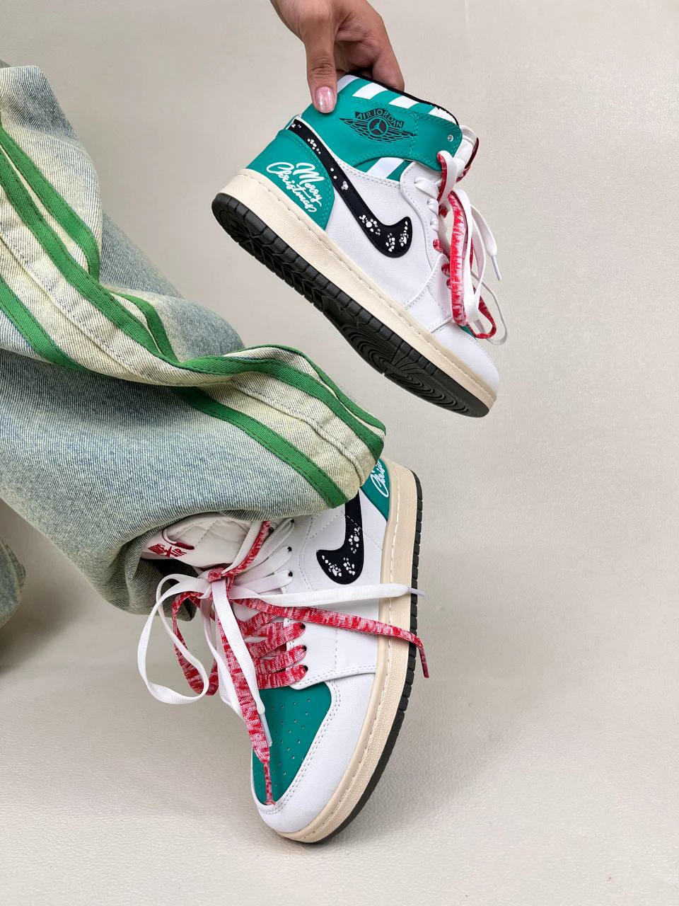 کتانی ونس زنانه ساق‌دار ایر جردن 1 مدل کریسمس 1 NIKE AIR JORDAN کد 912