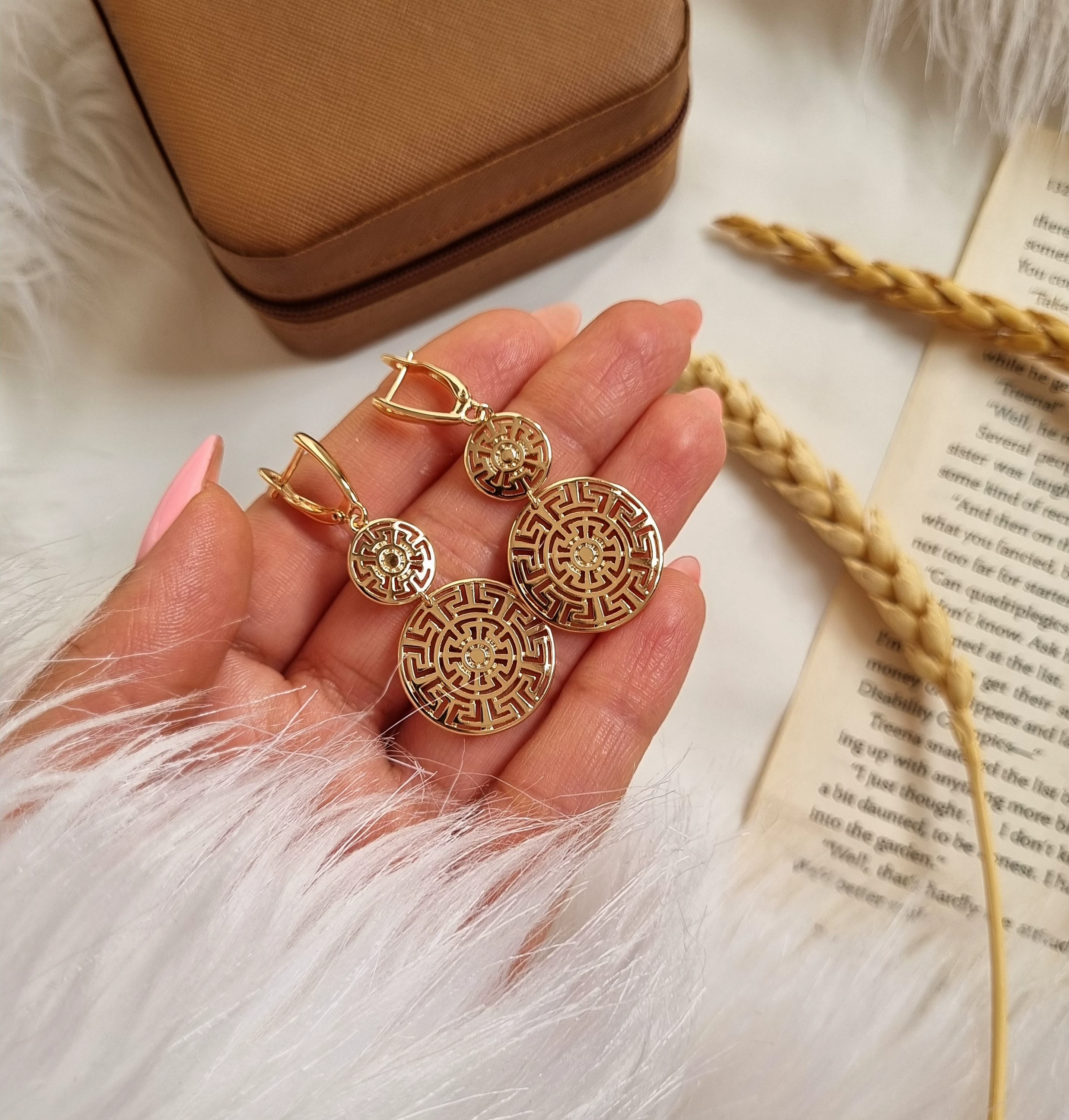 گوشواره ورساچه طرح طلا ژوپینگ