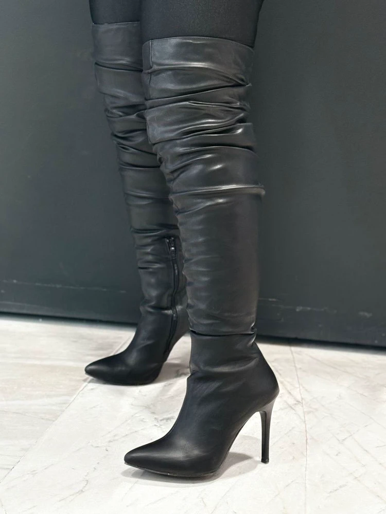 چکمه بلند نوک تیز