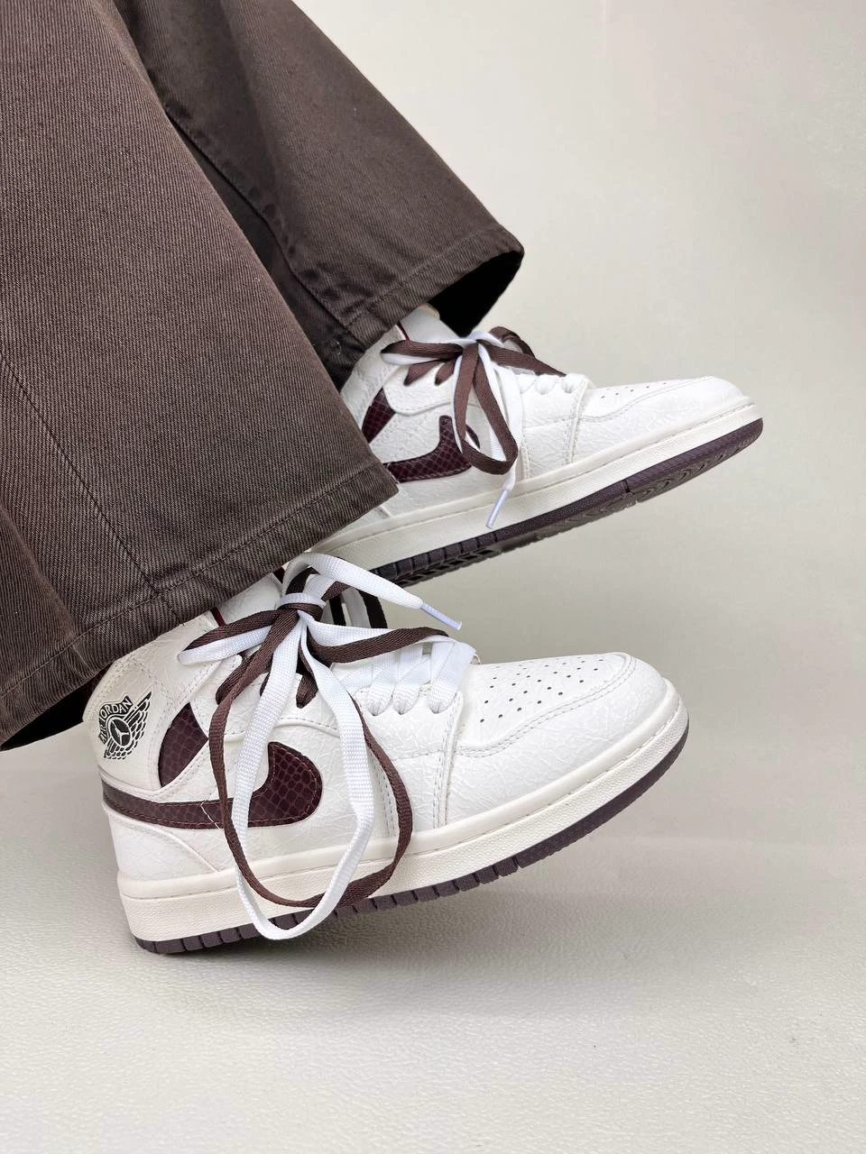 کتانی ونس زنانه ساق‌دار ایر جردن 1 اما مانیر 1 NIKE AIR JORDAN کد 912