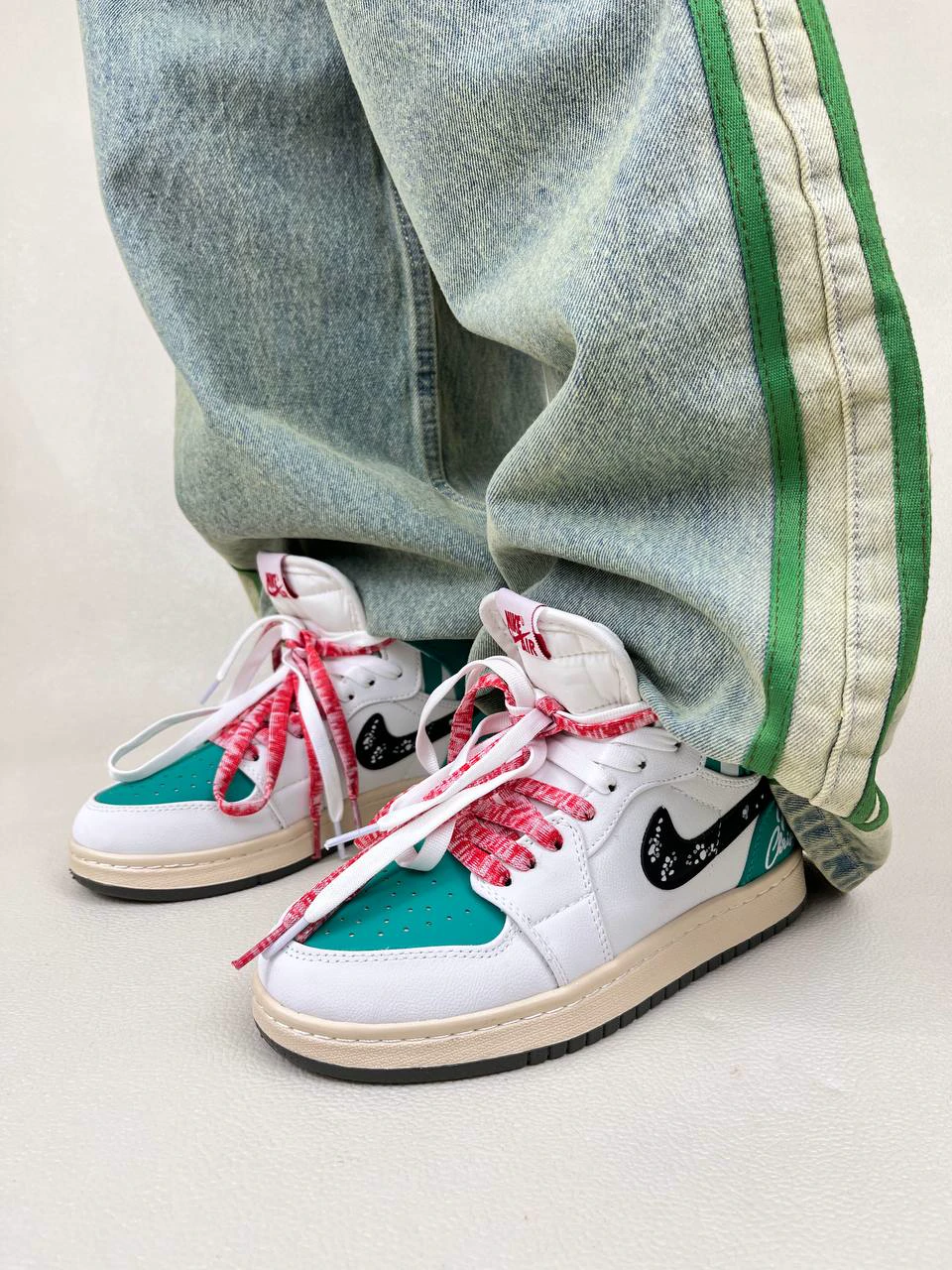 کتانی ونس زنانه ساق‌دار ایر جردن 1 مدل کریسمس 1 NIKE AIR JORDAN کد 912