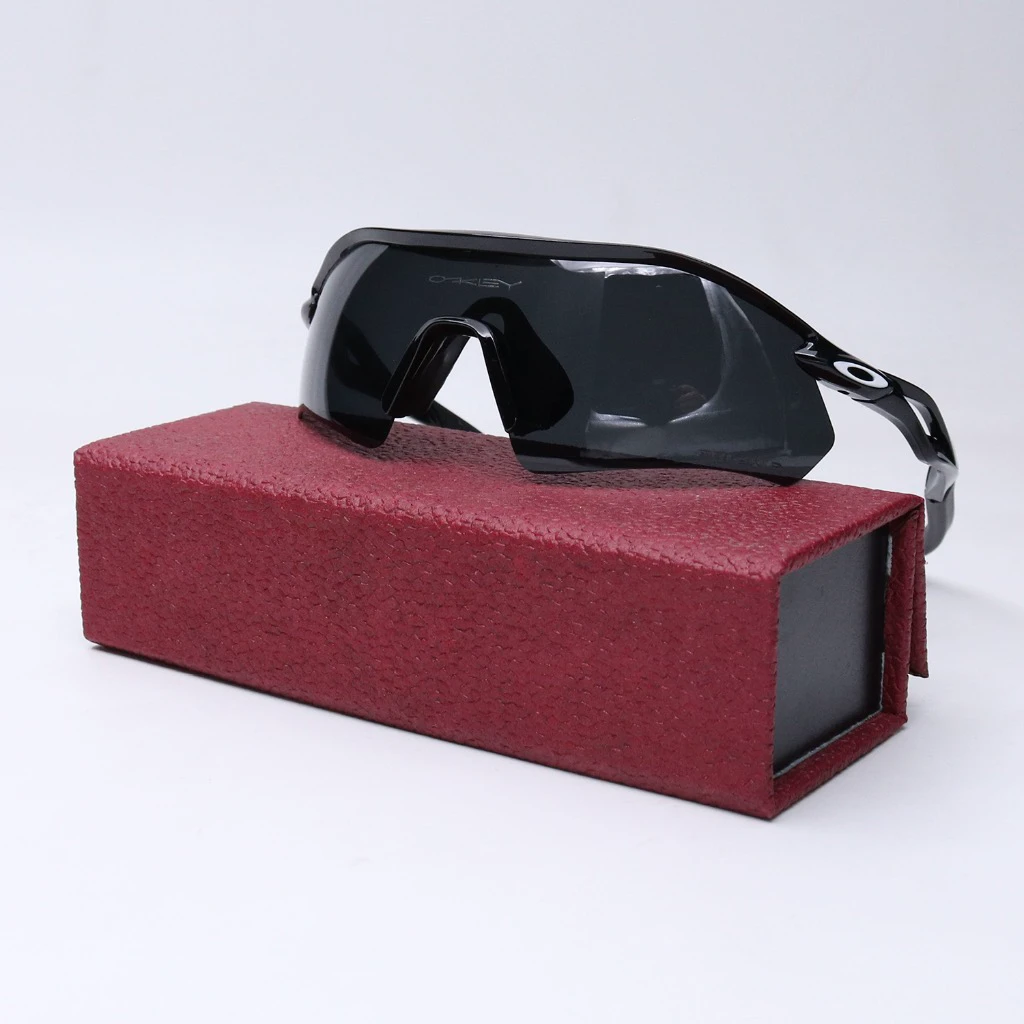 عینک برند OAKLEY کد 181454