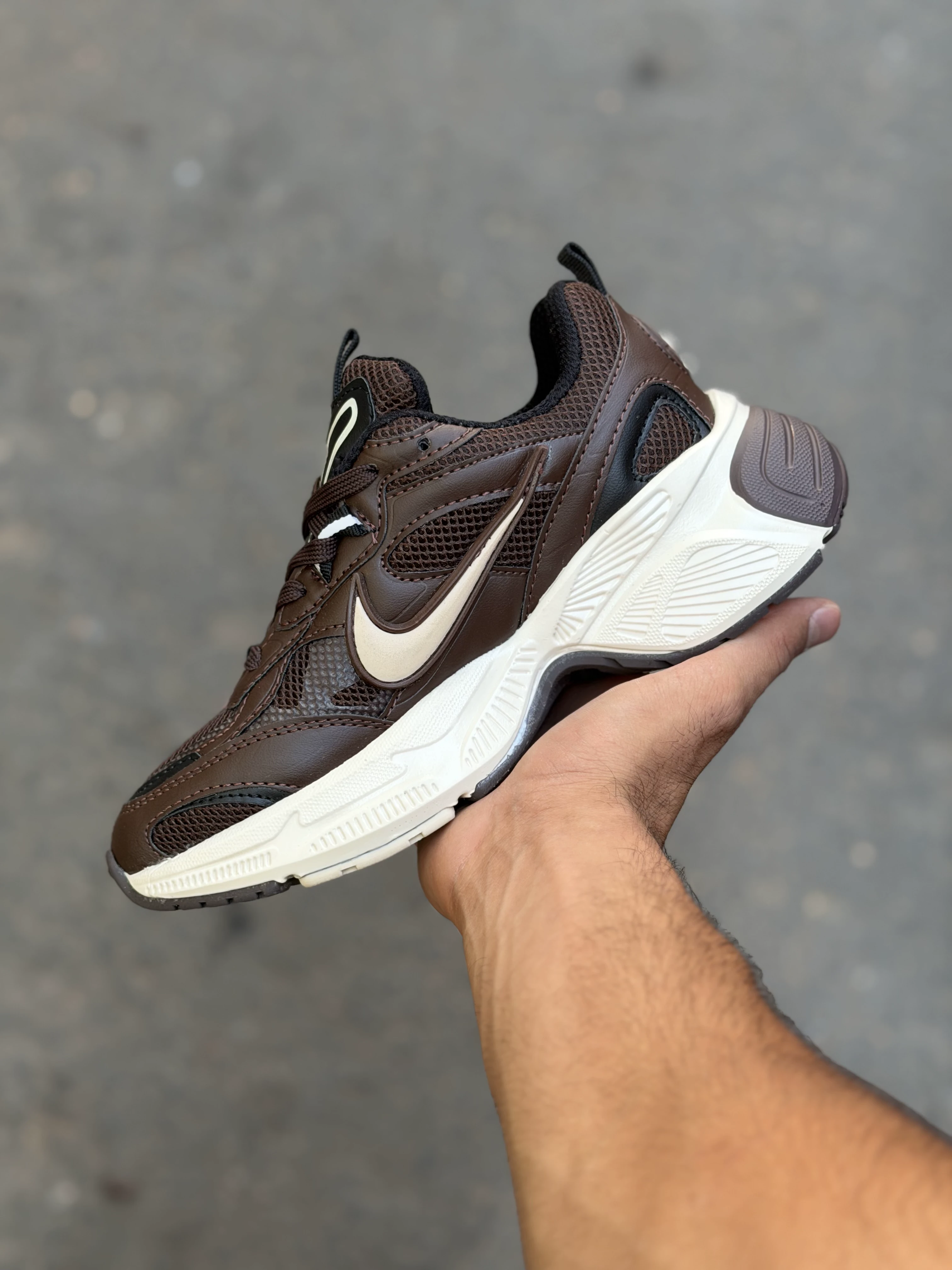 کتانی نایک V5K قهوه‌ای کد(190)