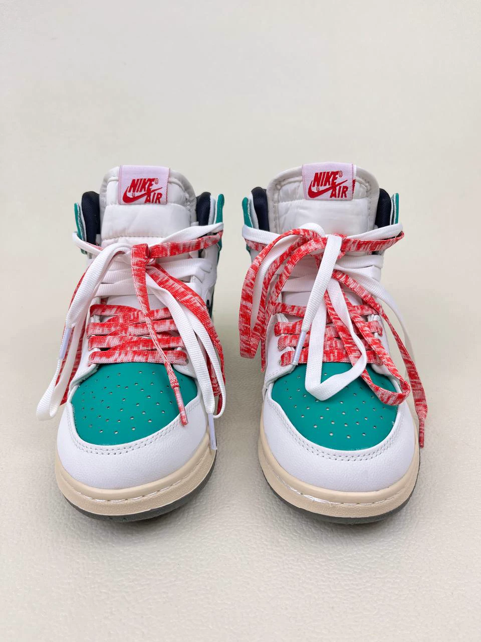 کتانی ونس زنانه ساق‌دار ایر جردن 1 مدل کریسمس 1 NIKE AIR JORDAN کد 912