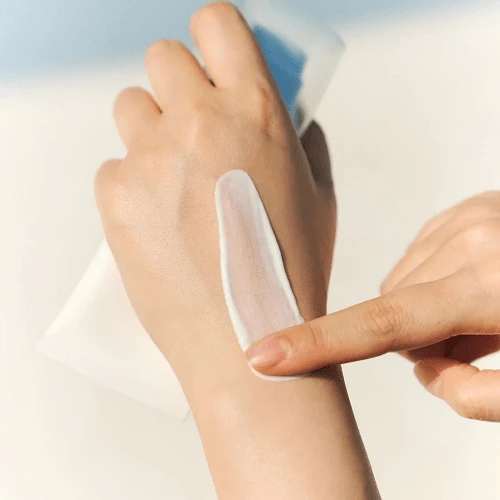 سرم ضد آفتاب سنتلا SKIN 1004 هیالو سیکا 50 میل