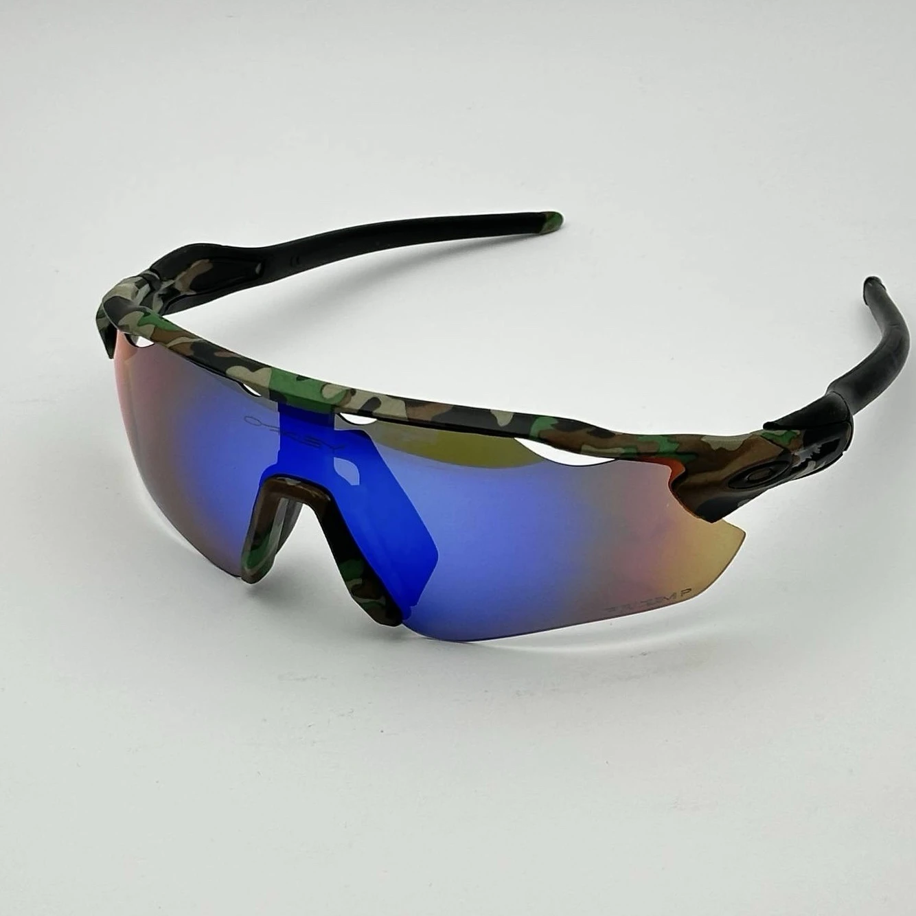 عینک آفتابی ورزشی اوکلی OAKLEYمدل Aero Shield اسپرت Sport