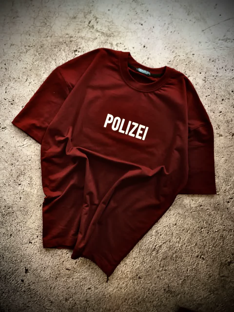 ست تیشرت شلوارک نیم بگ باکسی دونخ مدل POLIZEI _ زرشکی