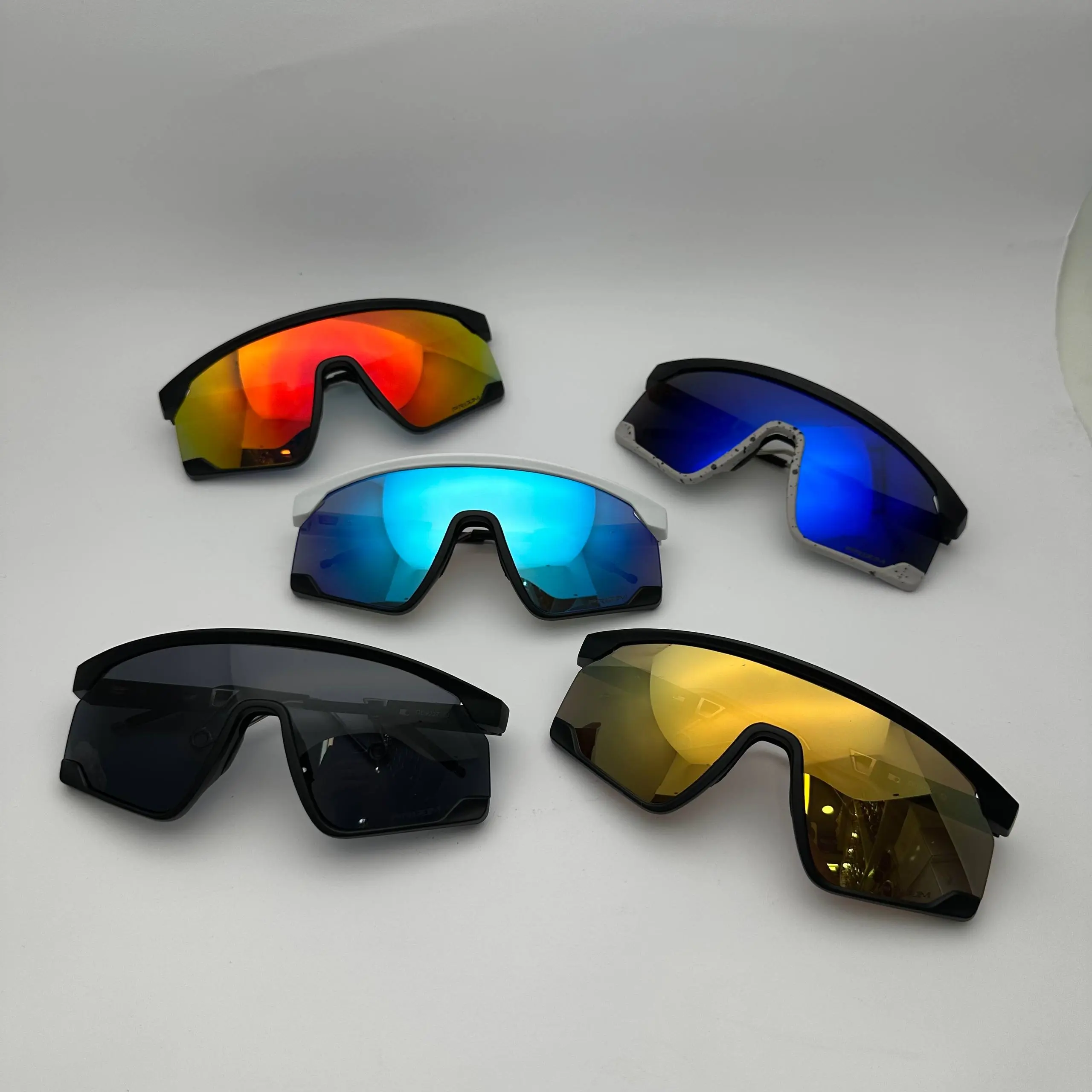 عینک ورزشی OAKLEY OC03 اقساطی