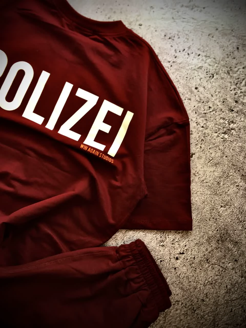 ست تیشرت شلوارک نیم بگ باکسی دونخ مدل POLIZEI _ زرشکی